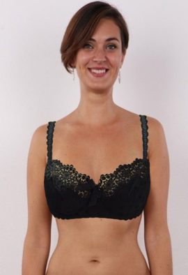Best Deal- Show Now Plus Size Black Lace Underwired Bra. Snazzyway.